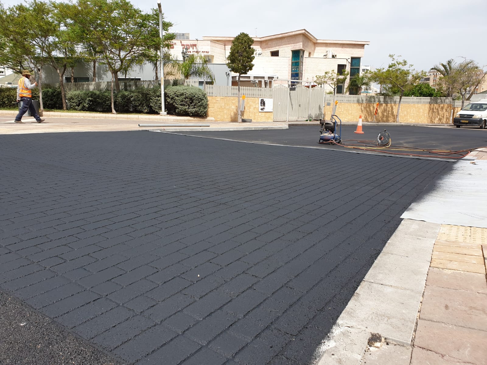 הטבעה ע''ג אספלט מגוון צורות